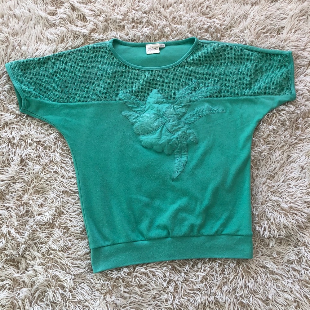 Vintage sea foam appliqué blouse